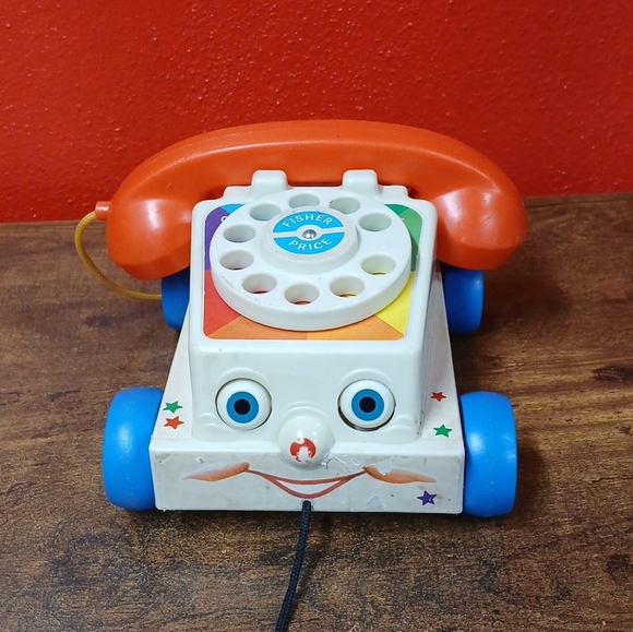 Fisher-Price CLASSIC RETRO CHATTER TELEPHONE 2009 Pull Along Toy Phone - Picture 2 of 6